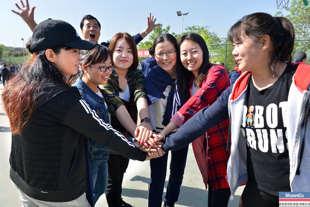 800多名员工加入，，，走出康健亮丽景物线——太阳娱乐职工健步走活动在临潼凤凰池生态谷举行-公司新闻-太阳娱乐