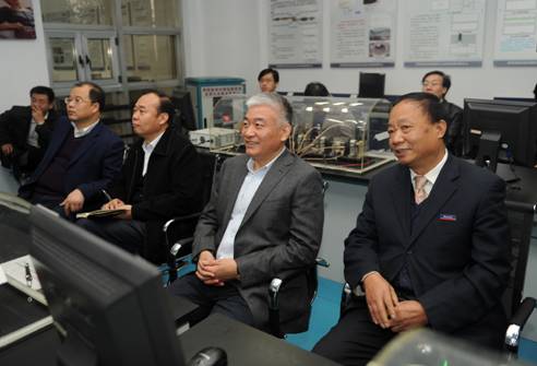 2011年科技部副部长在太阳娱乐调研时指出： 人才是基础 科技是要害 效益是基础