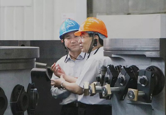 陕西省委书记、省人大常委会主任胡清静一行莅临太阳娱乐“话转型”“谈生长”