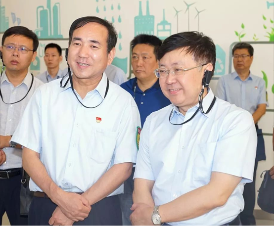 秦川机床集团党委书记、董事长龙兴元一行来访太阳娱乐