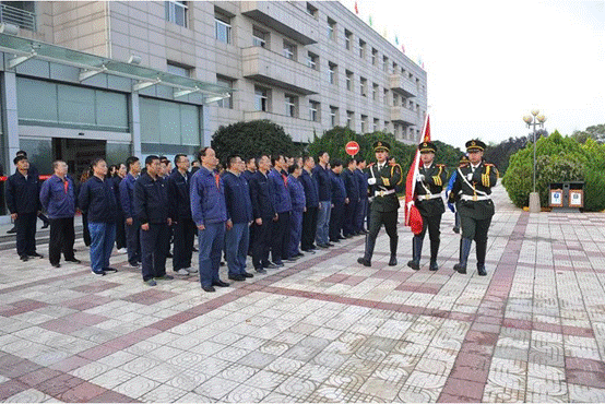 太阳娱乐集团举行庆祝新中国建设暨“不忘初心切记使命”主题升旗仪式--太阳娱乐