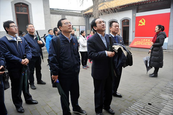 太阳娱乐集团党委班子成员及向导干部赴八路军西安效劳处纪念馆学习--太阳娱乐