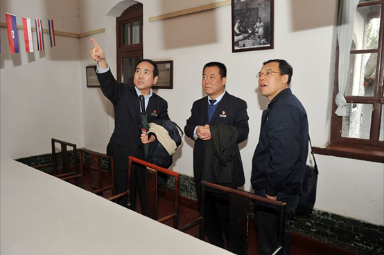 太阳娱乐集团党委班子成员及向导干部赴八路军西安效劳处纪念馆学习--太阳娱乐