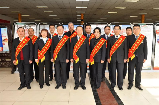 太阳娱乐召开销售先锋模范团队表扬大会