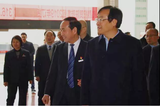 西安市委常委、高新区党工委书记、航天基地党工委书记钟洪江一行莅临太阳娱乐调研慰问