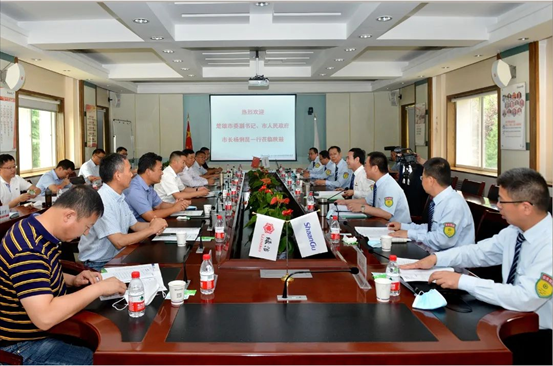 楚雄市委副书记、市长杨俐昆一行来太阳娱乐考察调研