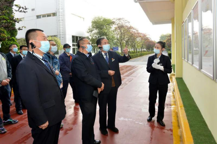 新天钢集团党委副书记杨勇、德龙控股党宣办主任黎声远一行来太阳娱乐旅行交流--太阳娱乐